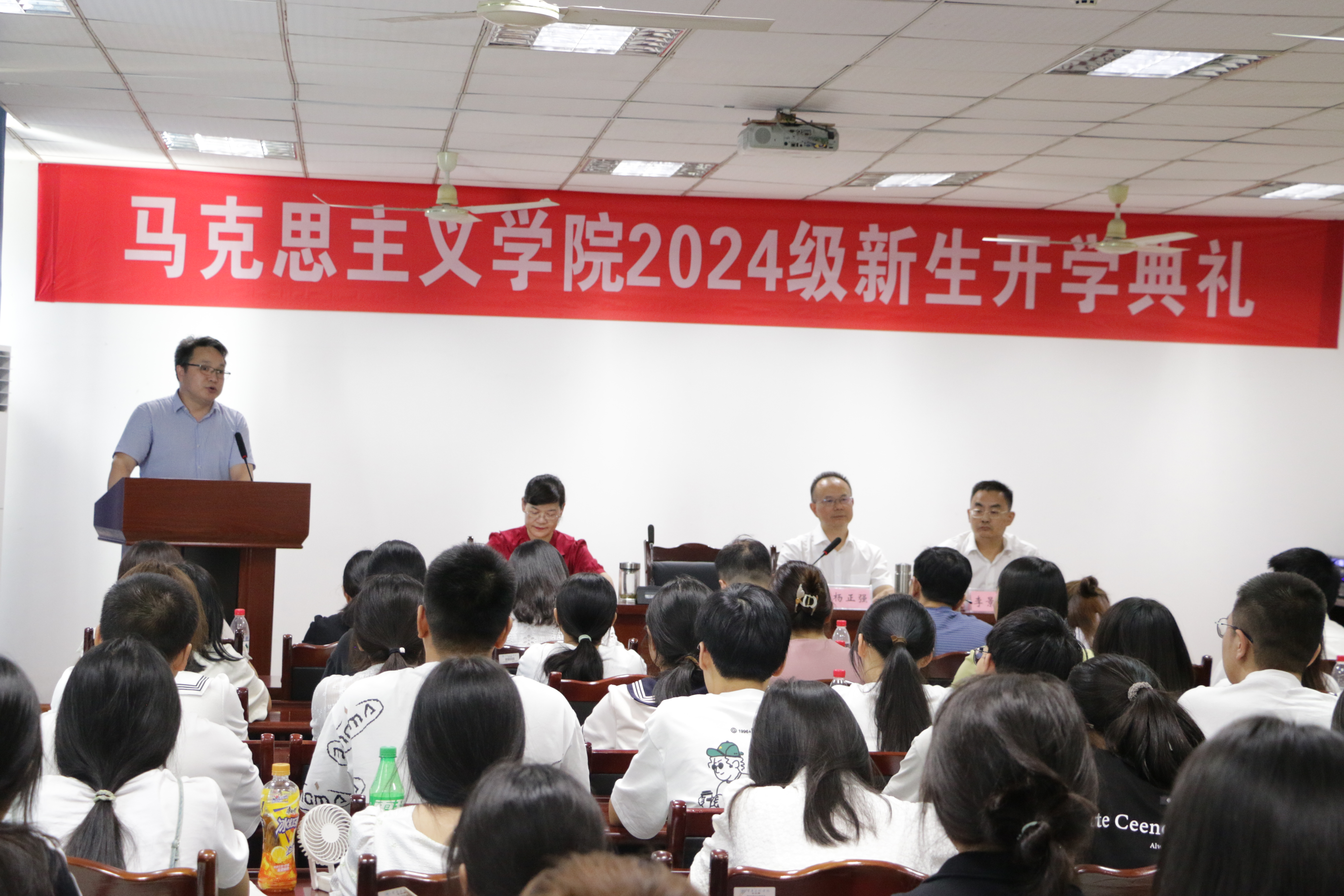 胡经理讲话1.jpg